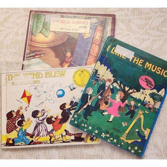 Three 1980's hard back children's books - Picture 1 of 14